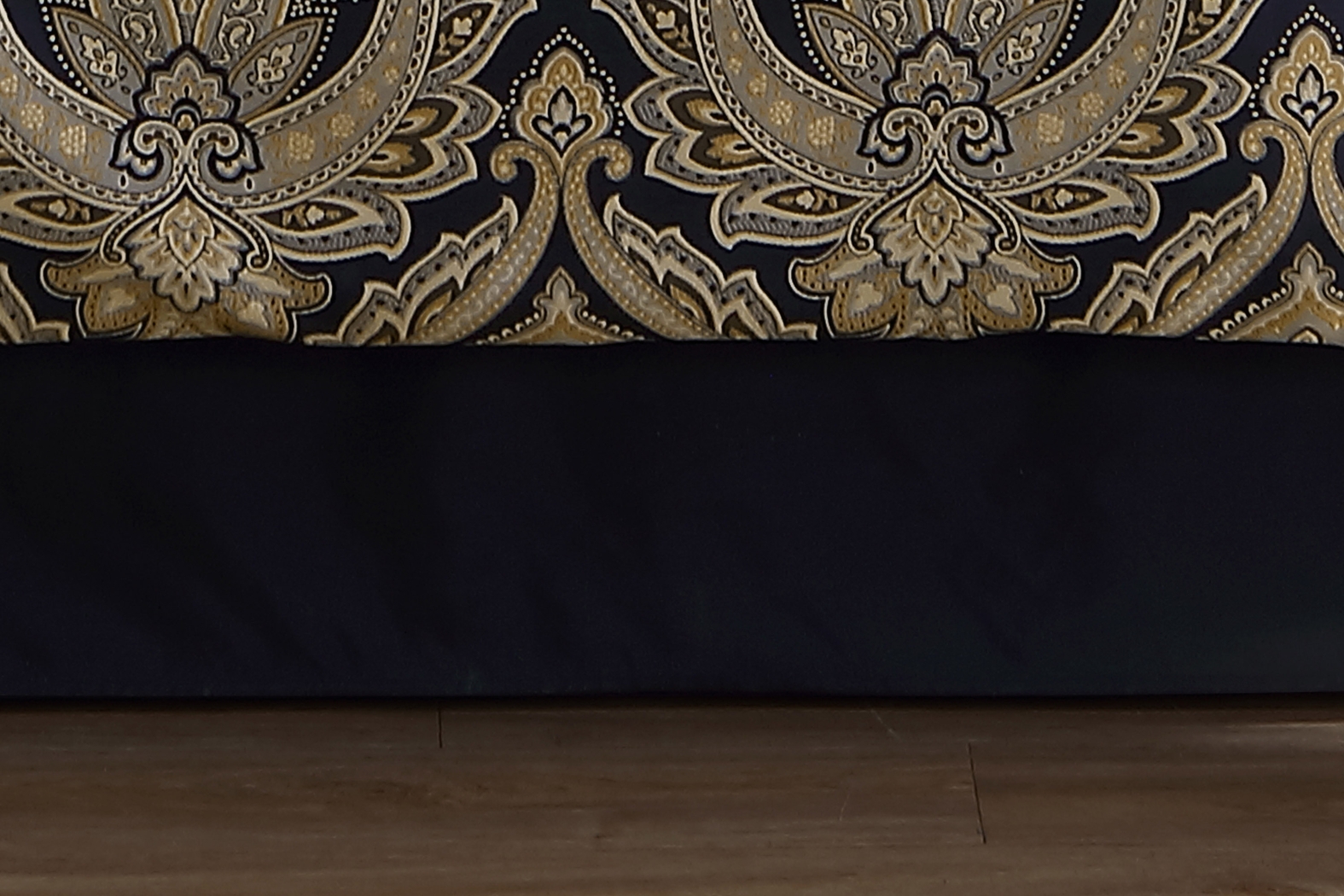 Morputh Navy 9 Pc Queen Comforter Set - Thumbnail - Image 7