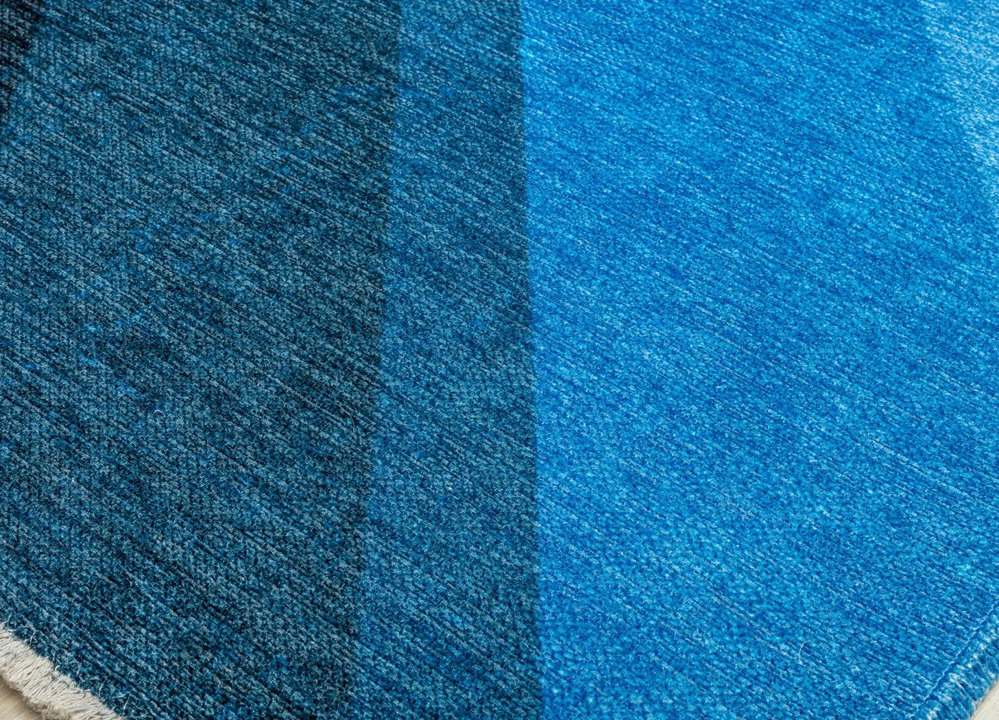 Moyamo Blue 7'10 x 10' Rug - Thumbnail - Image 3
