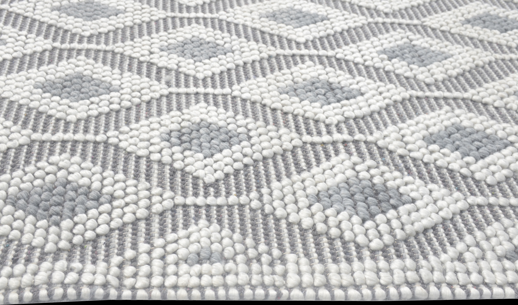 Mulsby Ivory 6' x 9' Rug - Thumbnail - Image 6