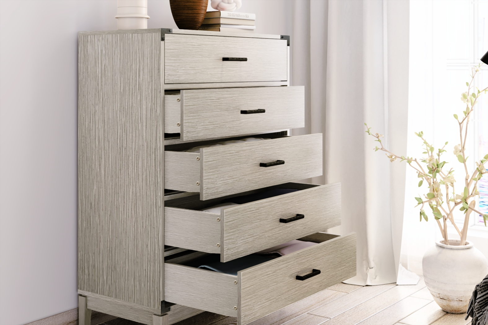 Natoma Gray 5-Drawer Chest - Thumbnail - Image 4
