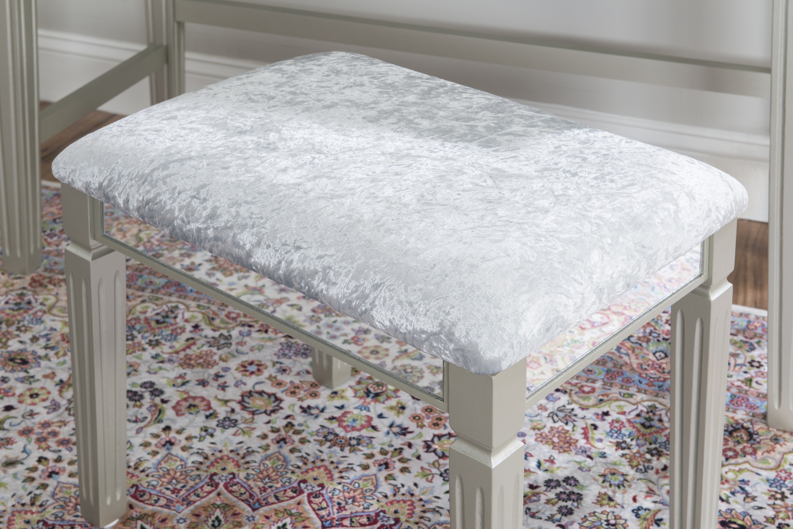 Nayllor Gray Vanity Set - Thumbnail - Image 19