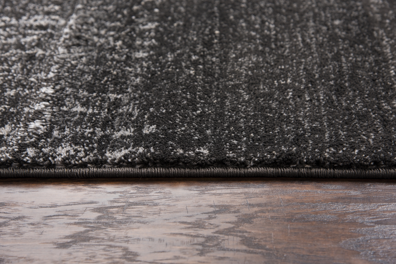 Neleh Blue 5'2 x 7'3 Rug - Thumbnail - Image 3