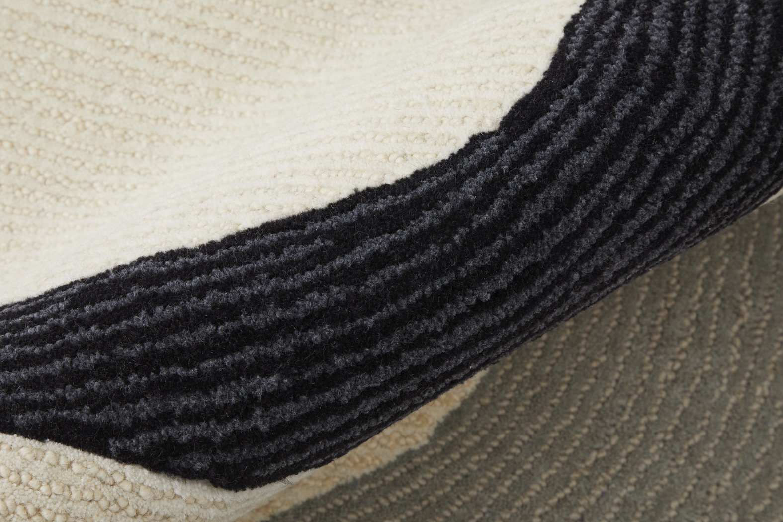 Nerida Ivory/Black 8' x 10' Rug - Thumbnail - Image 7