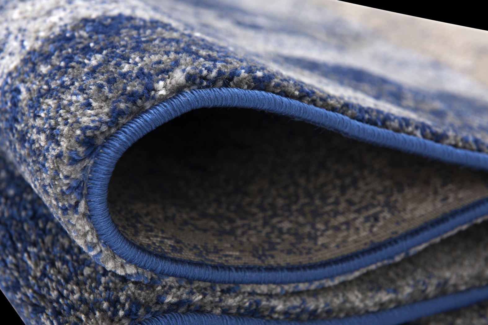 Netherfield Blue 5'3 x 7'6 Rug - Thumbnail - Image 3