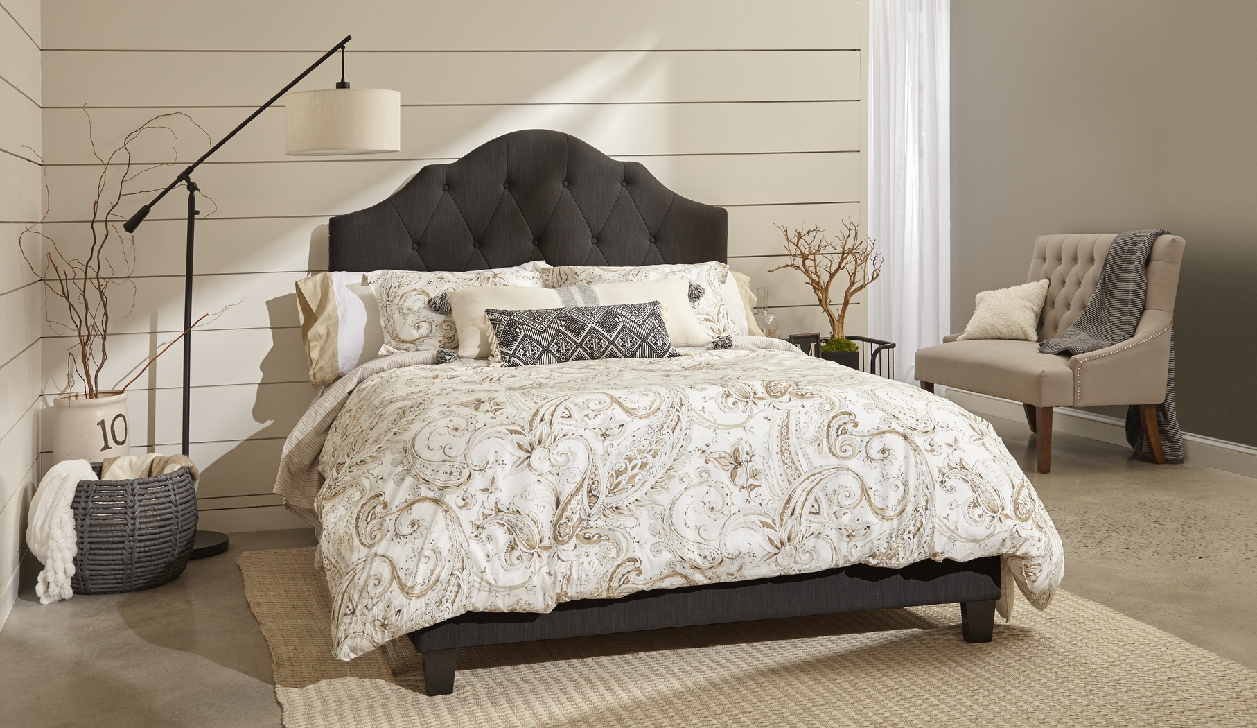 Newning Dark Gray Queen Upholstered Bed - Thumbnail - Image 4
