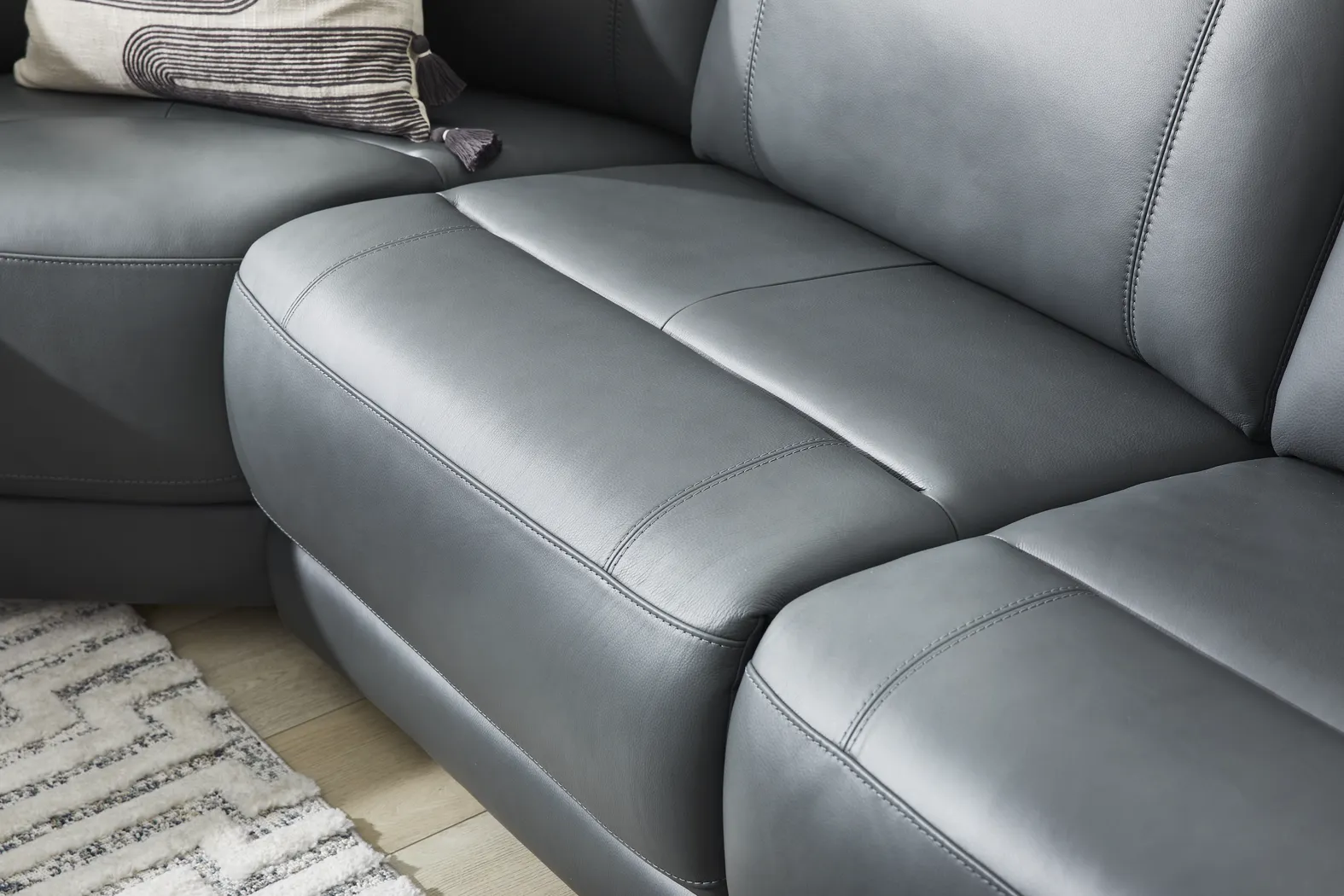 Newport Blue Leather 7 Pc Dual Power Reclining Sectional - Image 10