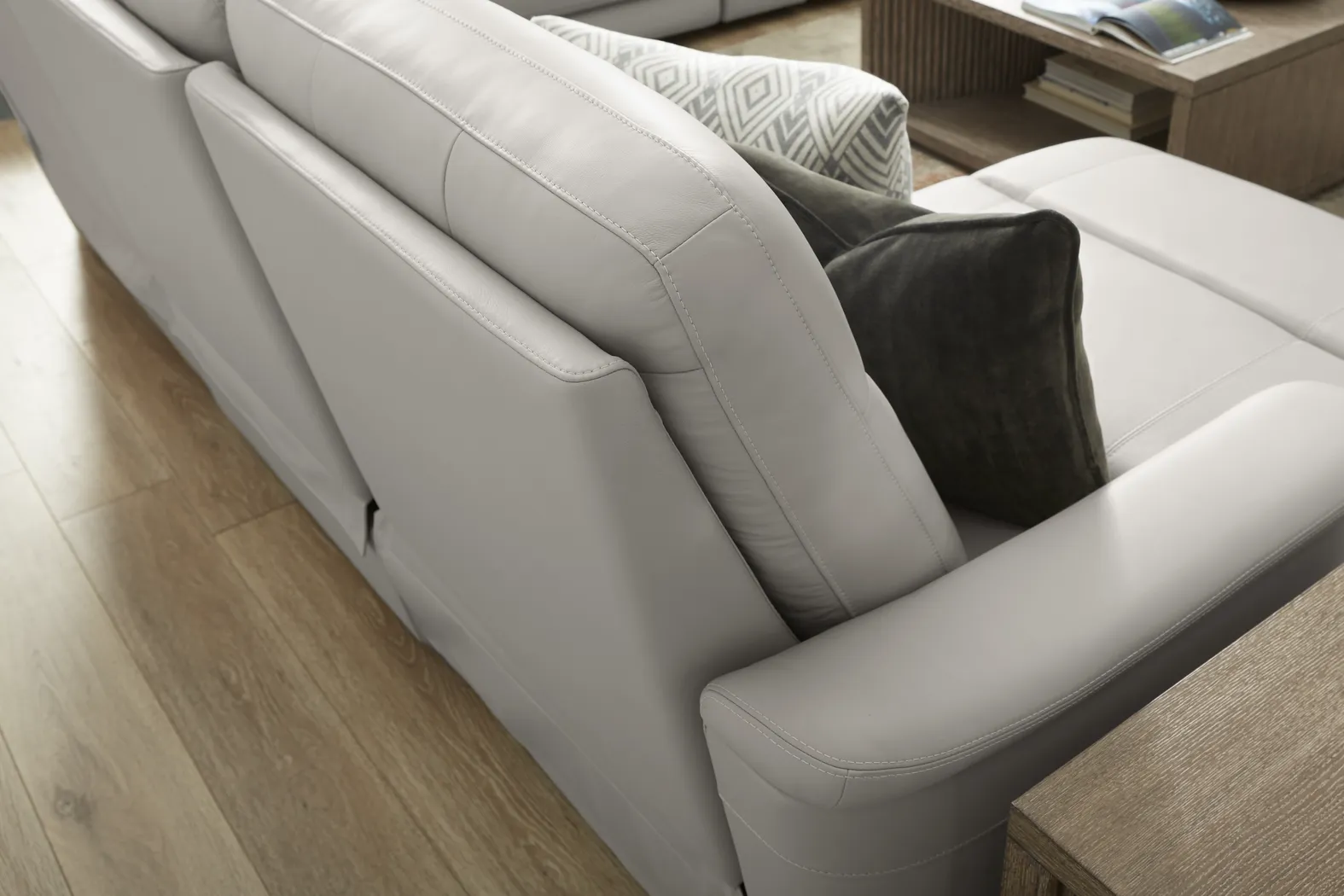 Newport Gray Leather 3 Pc Dual Power Reclining Sectional - Image 10