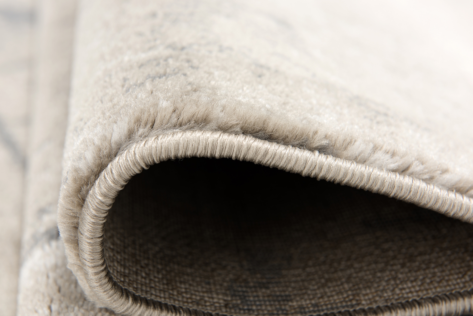 Neziah Gray 5' x 8' Rug - Thumbnail - Image 3