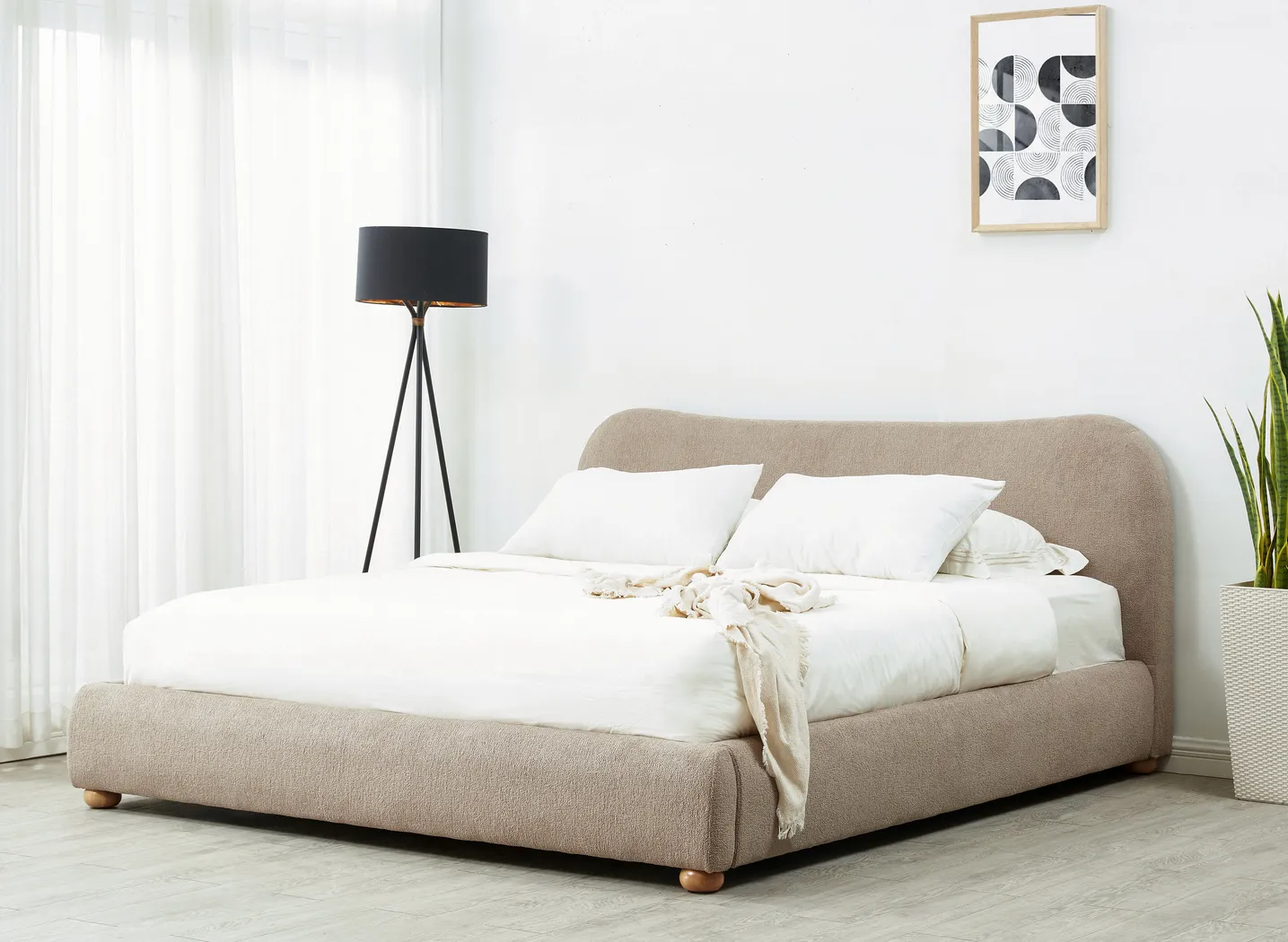 Nikket Light Brown King Bed - Thumbnail - Image 2