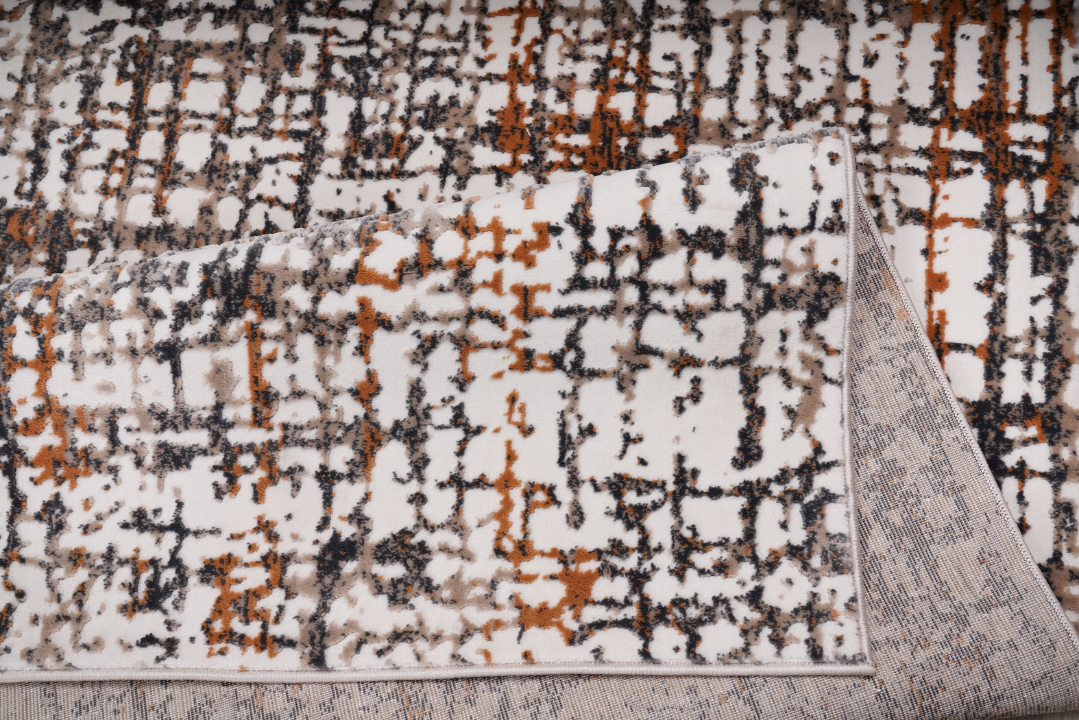 Nolesgate Beige 5'3 x 7'6 Rug - Thumbnail - Image 5