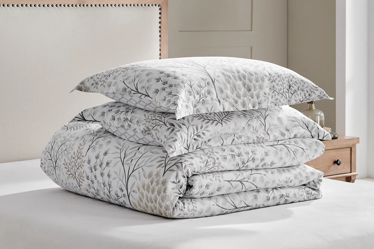 Nomalu Cream 3 Pc King Comforter Set - Thumbnail - Image 5