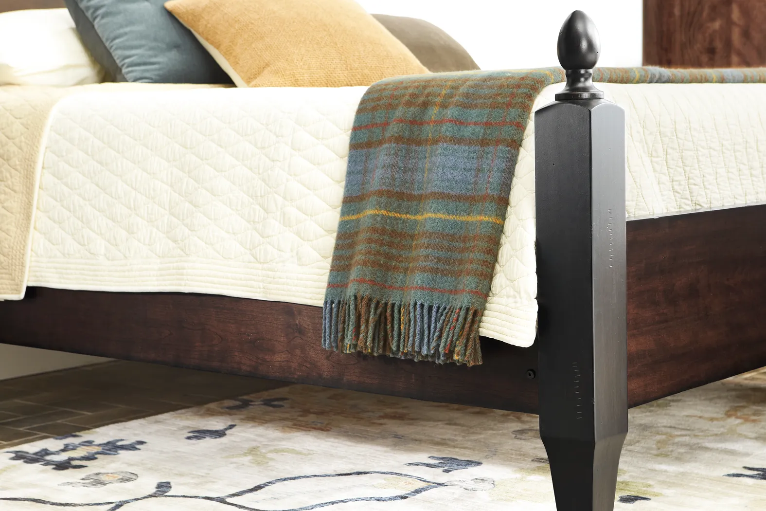 Northbrook Brown Cherry 5 Pc King Poster Bedroom - Thumbnail - Image 5