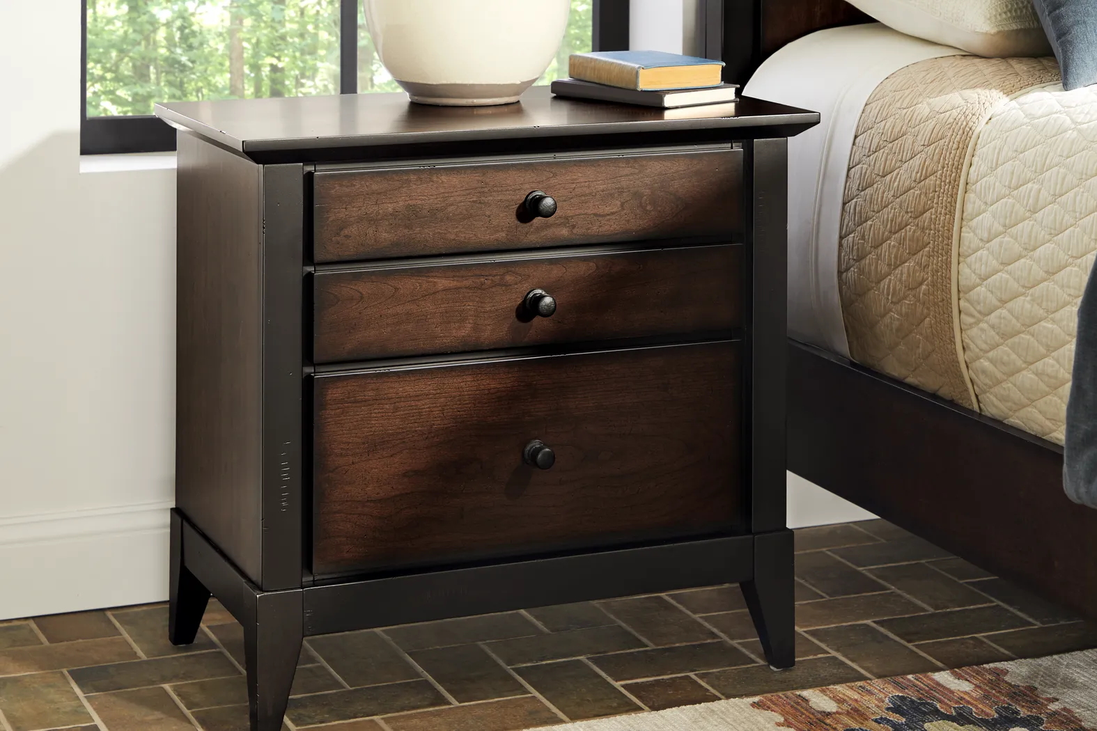 Northbrook Brown Cherry 5 Pc Queen Poster Bedroom - Thumbnail - Image 9