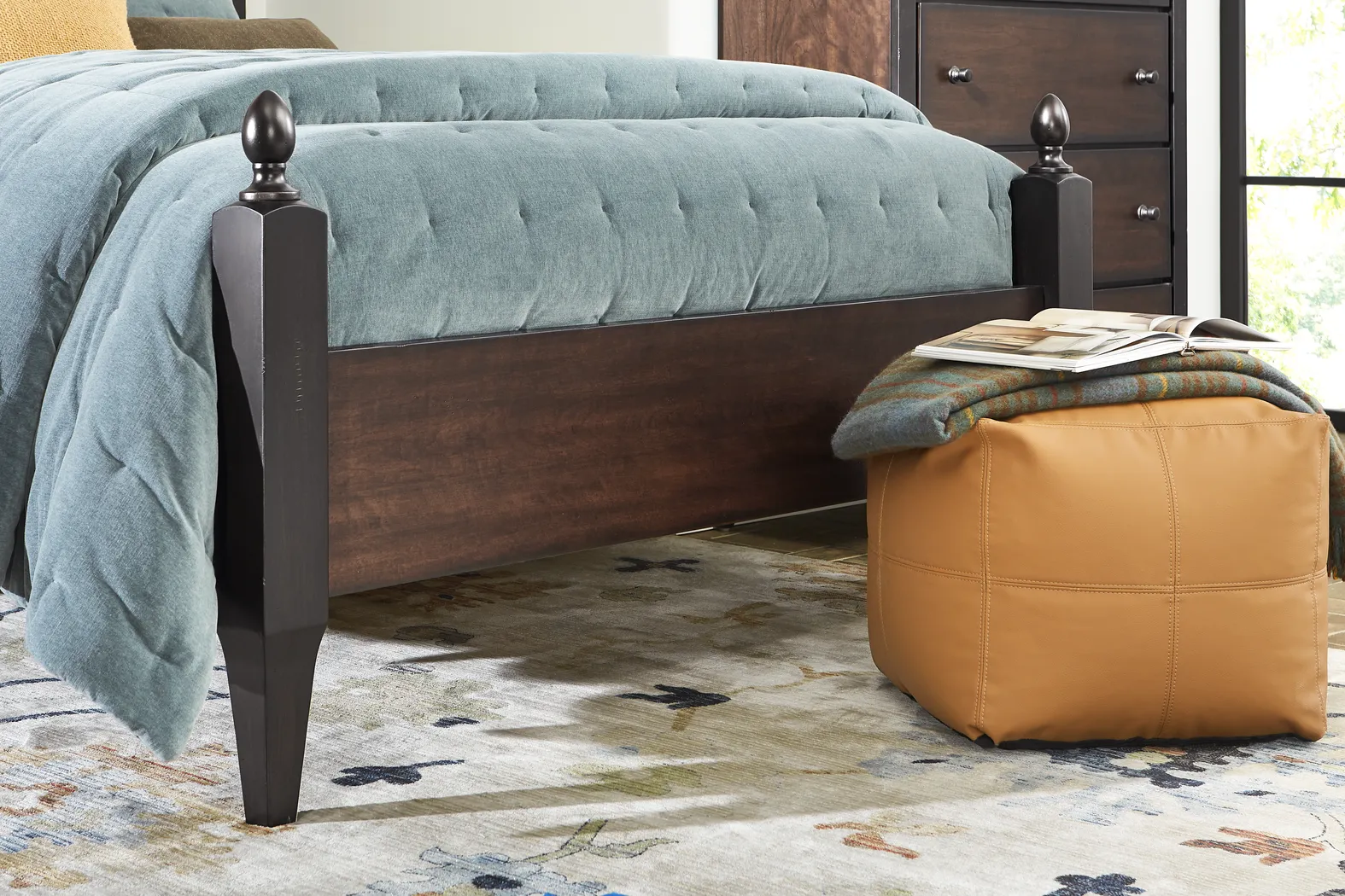Northbrook Brown Cherry Queen Poster Bed - Thumbnail - Image 4