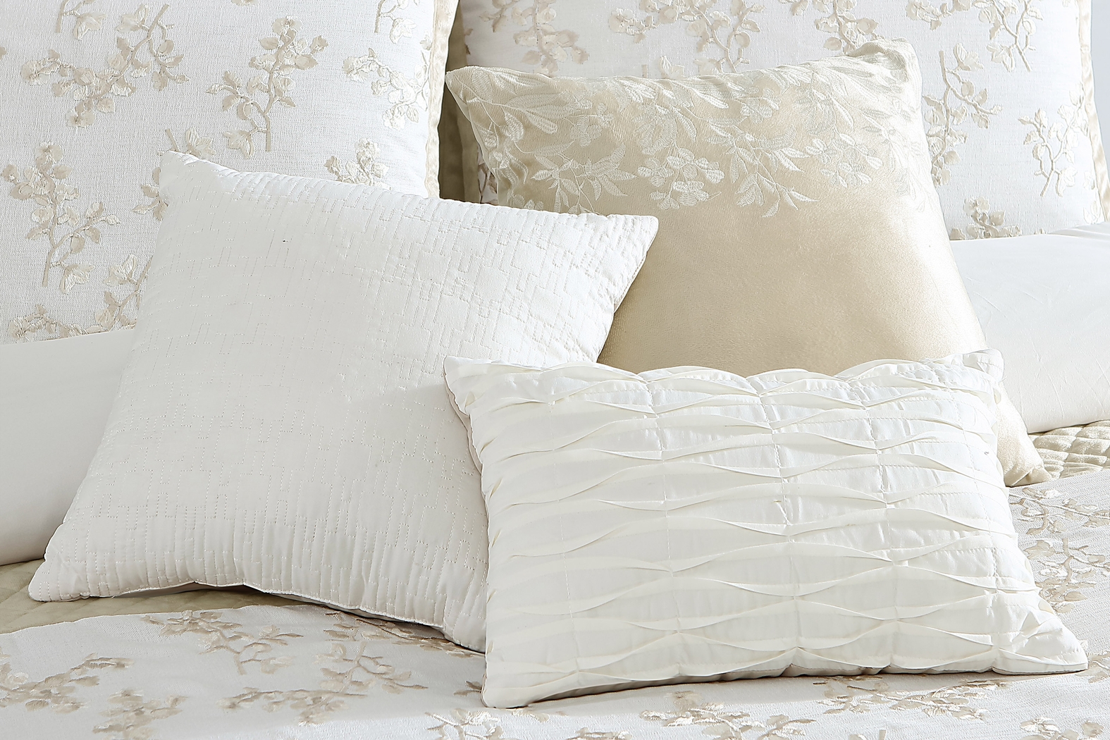Northnup White 9 Pc Queen Comforter Set - Thumbnail - Image 6