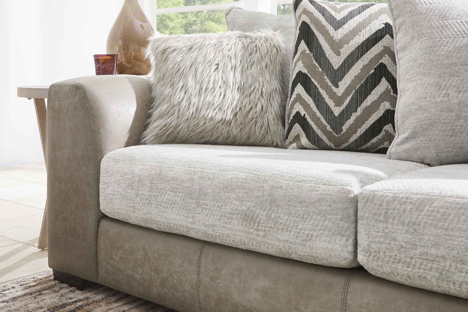 Novelia Beige 2 Pc Sectional - Thumbnail - Image 4