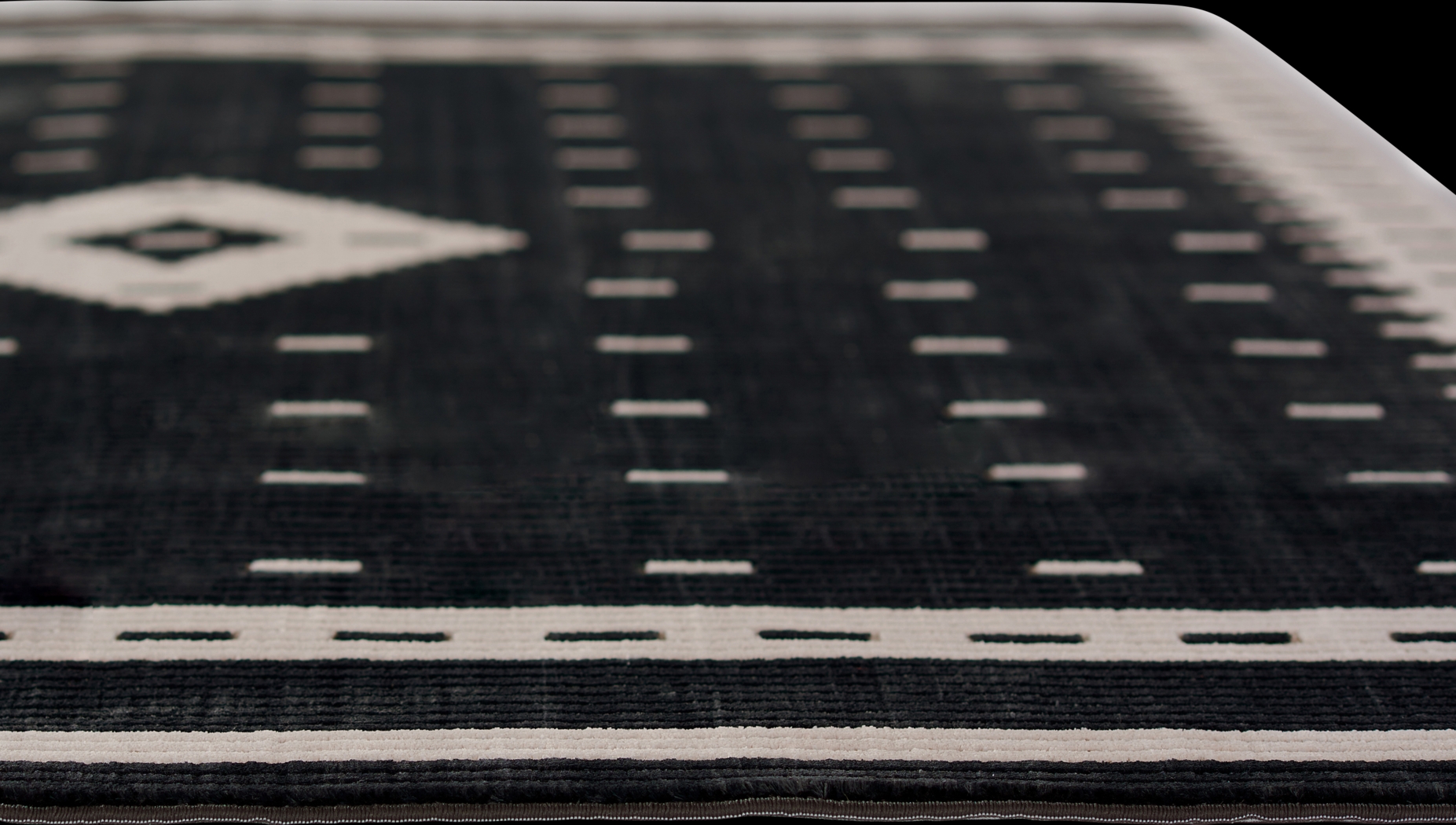 Novo Black 3'11 x 5'7 Rug - Thumbnail - Image 12