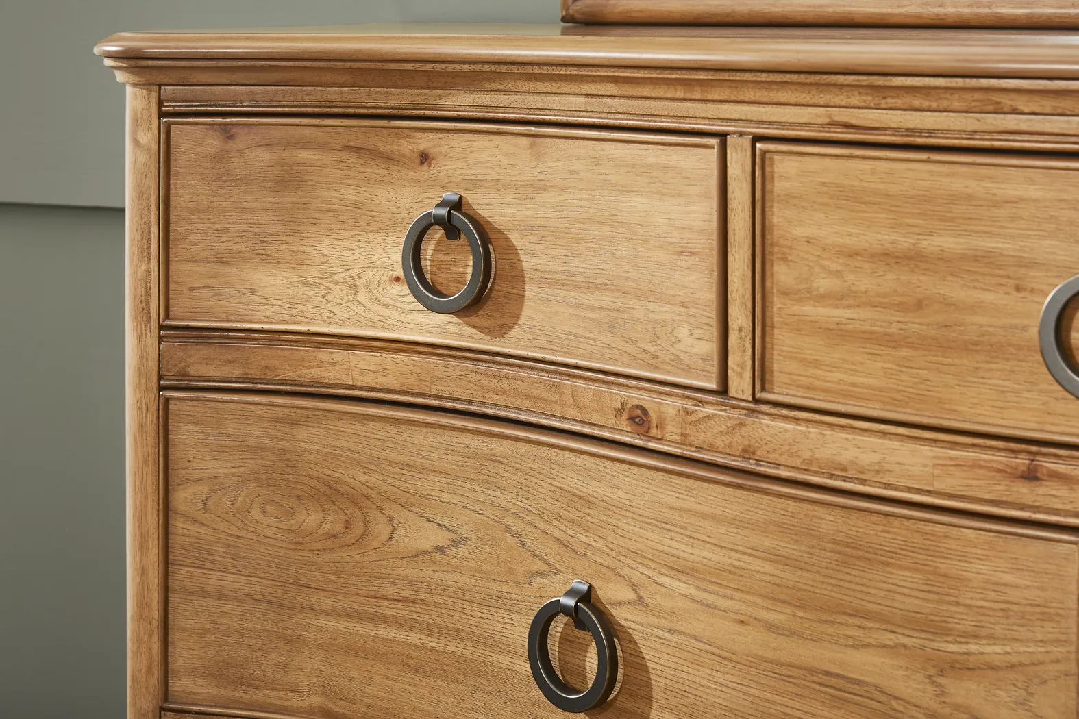 Oaklin Ridge Brown 5 Pc Queen Panel Bedroom - Thumbnail - Image 9