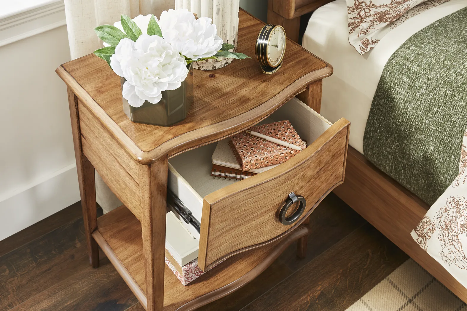 Oaklin Ridge Brown 7 Pc Queen Panel Bedroom - Thumbnail - Image 13