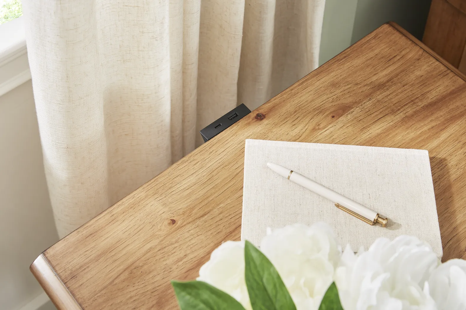 Oaklin Ridge Brown 7 Pc Queen Panel Bedroom - Thumbnail - Image 14