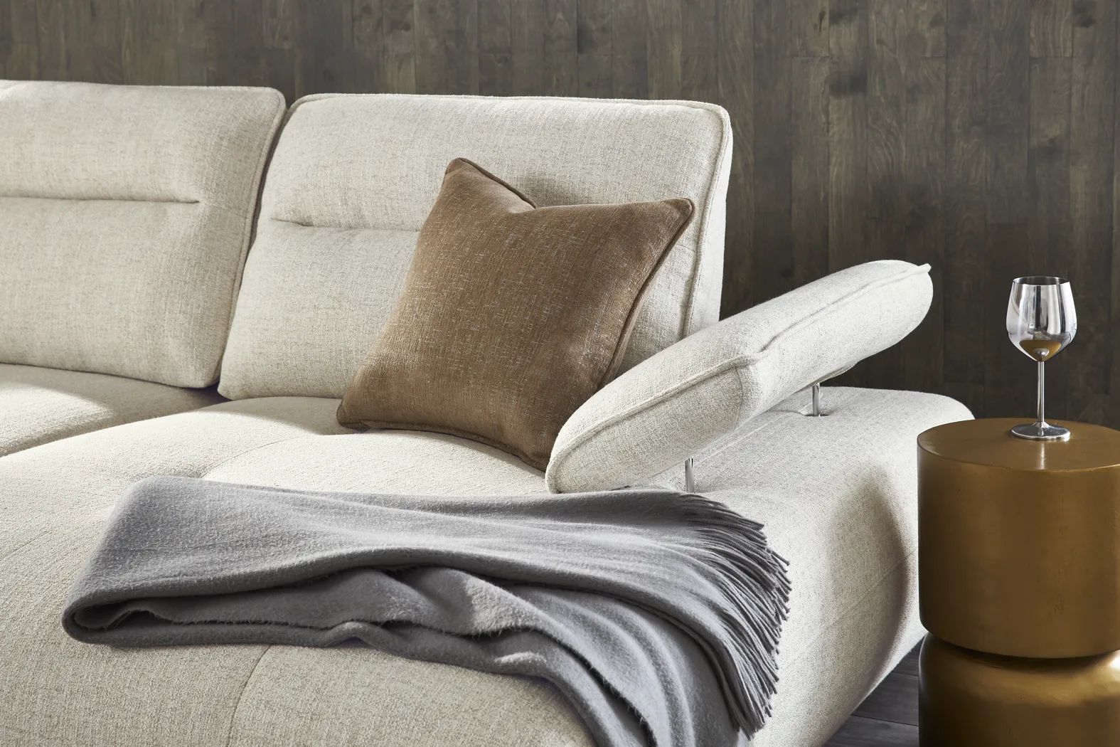 Olympia Linen 5 Pc Sectional - Image 9