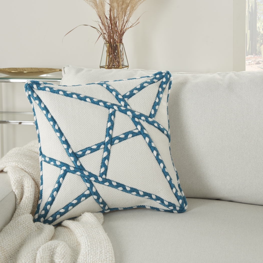 Onas Turquoise Indoor/Outdoor Accent Pillow - Thumbnail - Image 4