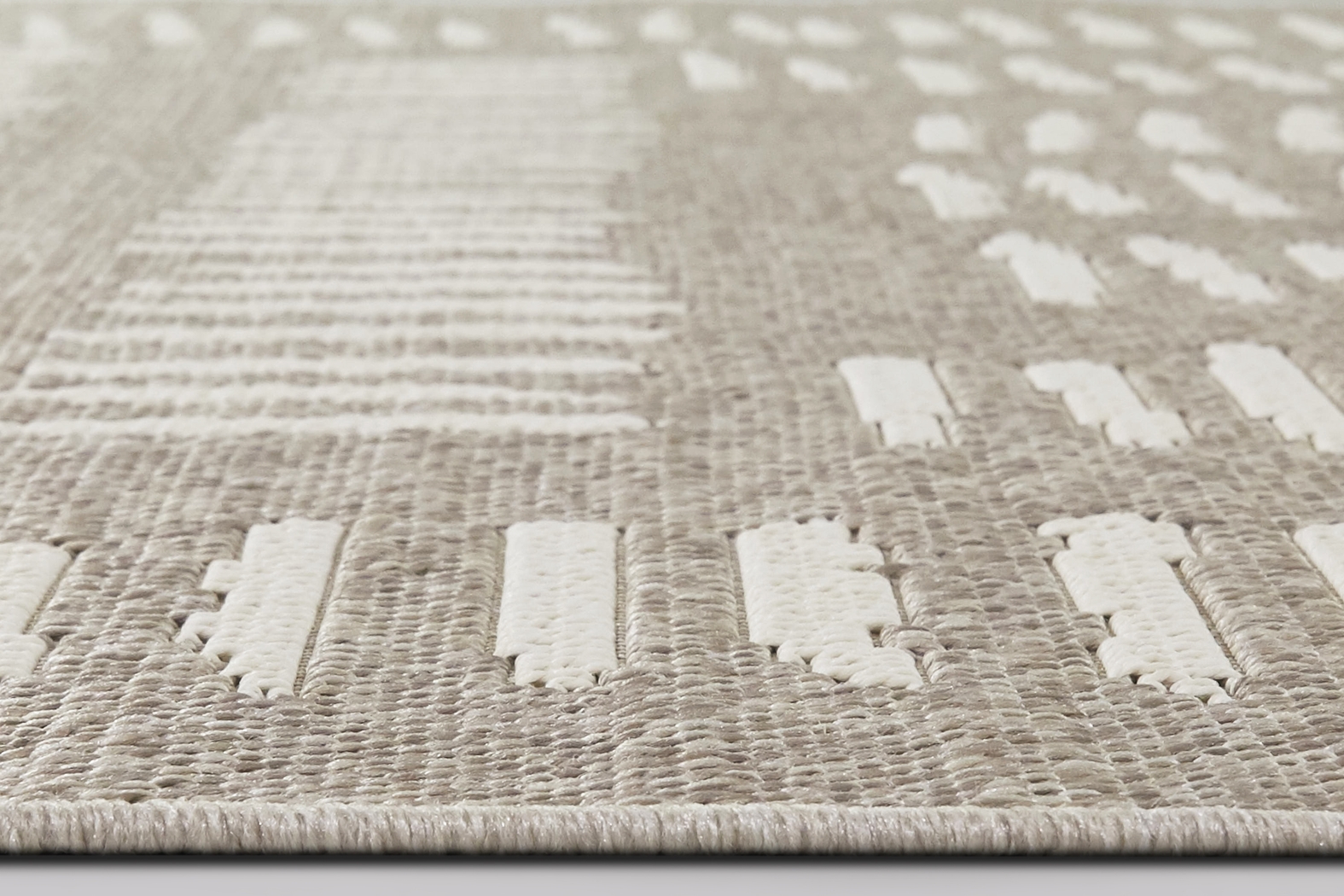 Ondini Tan 7'10 X 10' Indoor/Outdoor Rug - Thumbnail - Image 4