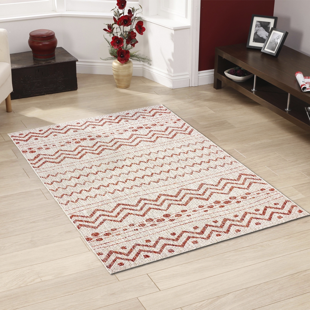 Onomis Beige/Red 5' x 8' Indoor/Outdoor Rug - Thumbnail - Image 2