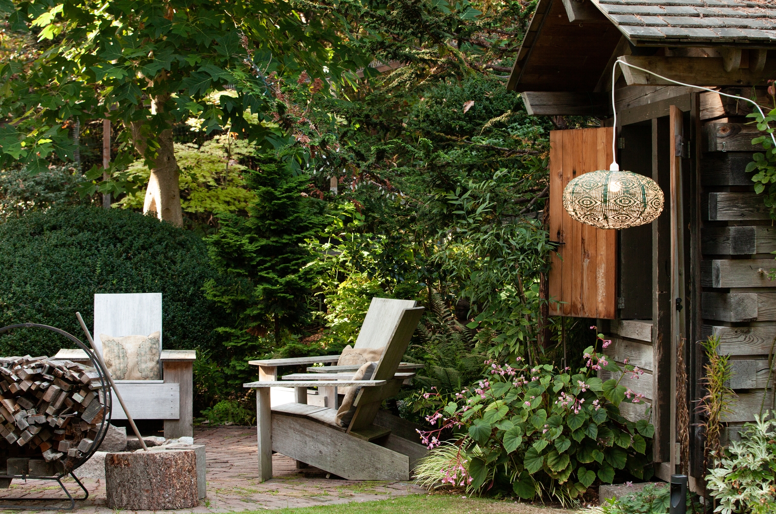 Orien Cave Outdoor Green Solar Lantern - Thumbnail - Image 13