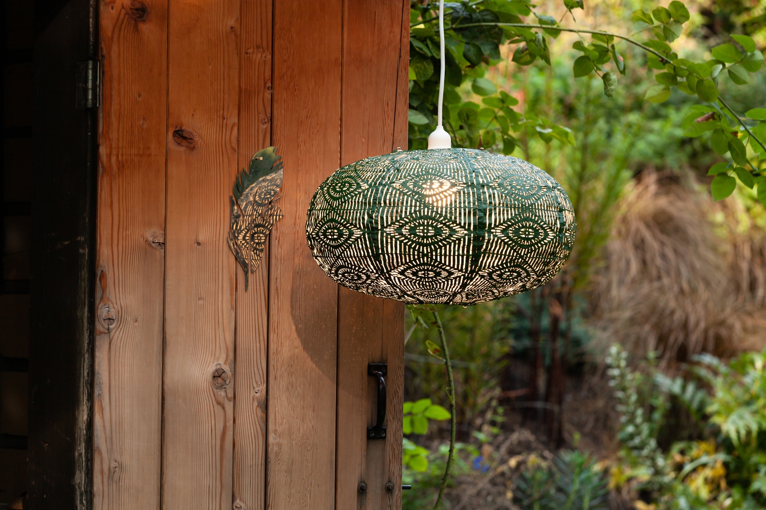 Orien Cave Outdoor Green Solar Lantern - Thumbnail - Image 3