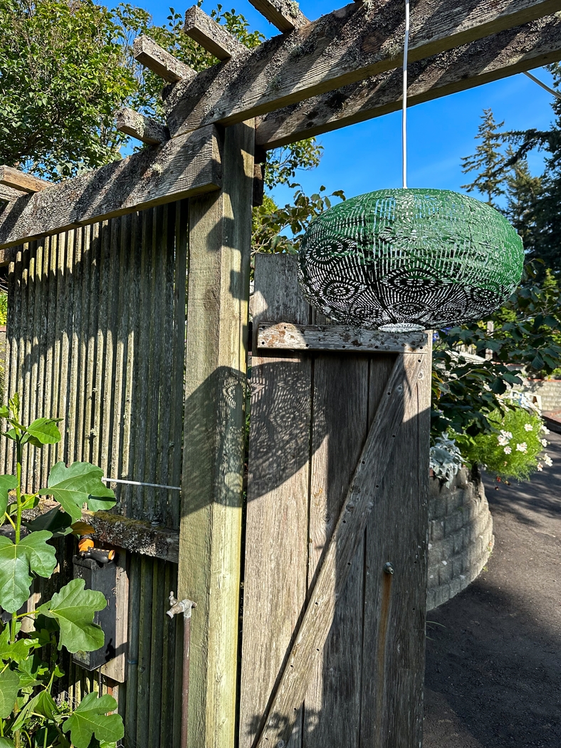 Orien Cave Outdoor Green Solar Lantern - Thumbnail - Image 5
