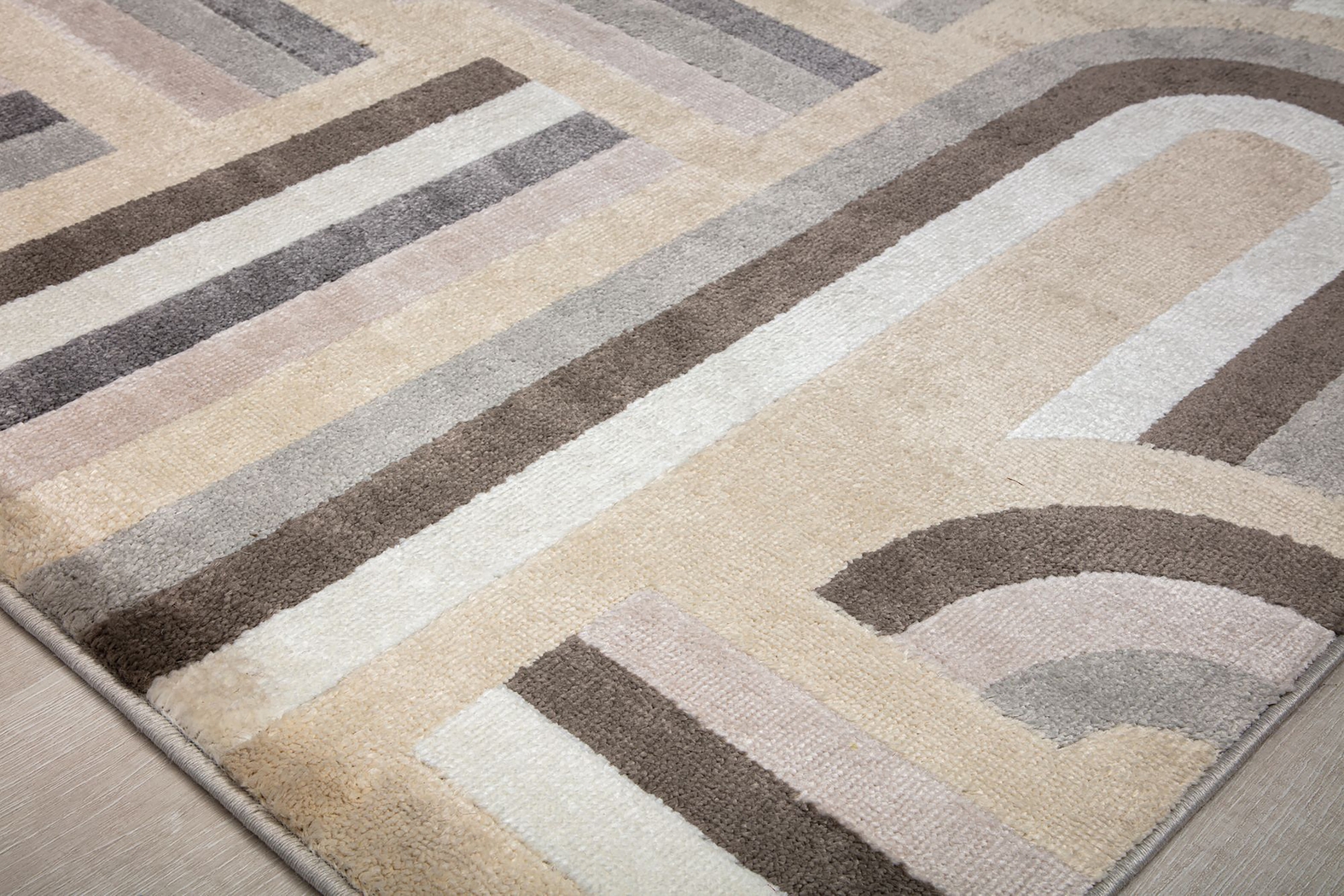 Osinore Cream/Beige 8' x 10' Rug - Thumbnail - Image 6