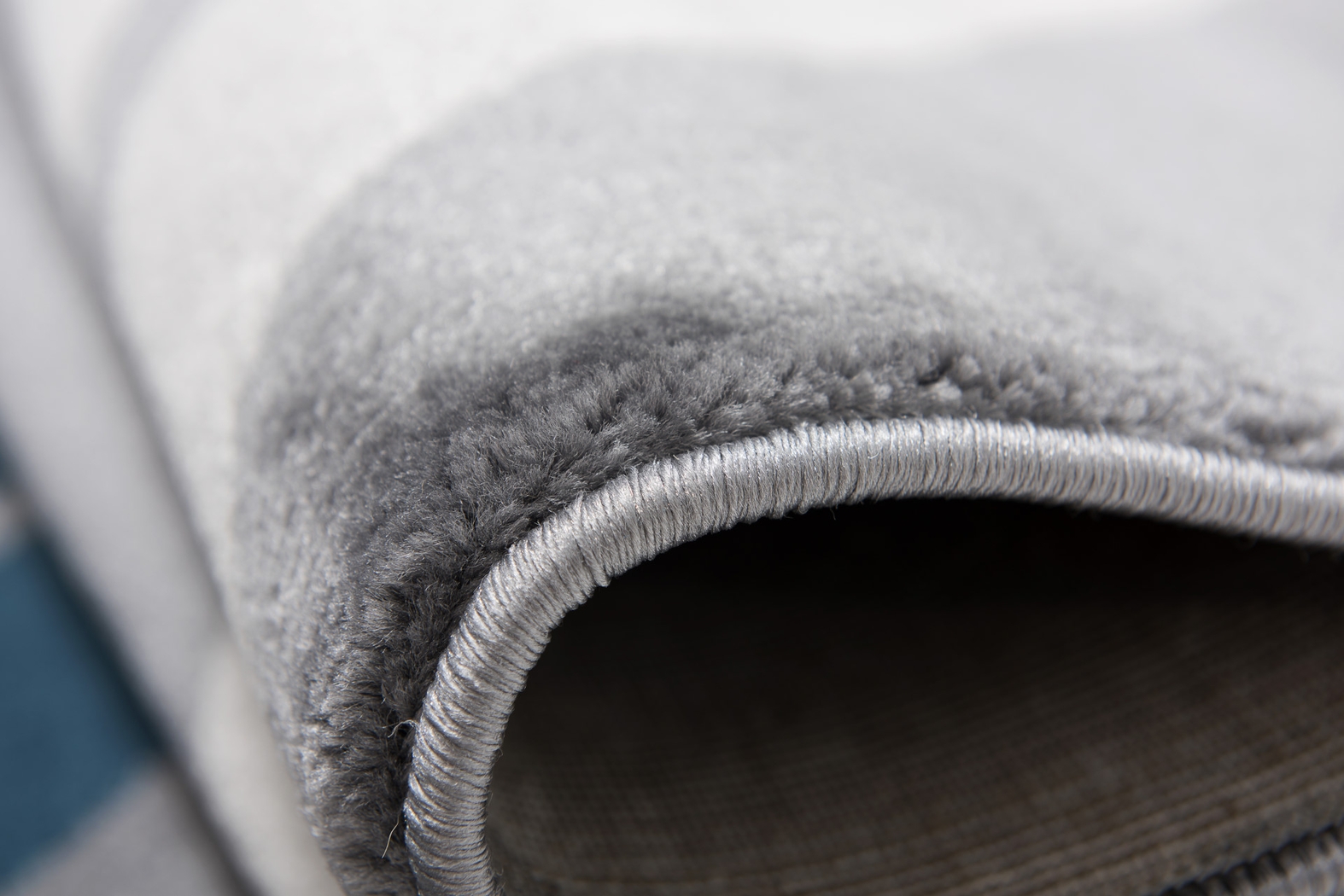 Osterley Gray 5'3 x 7'6 Rug - Thumbnail - Image 3