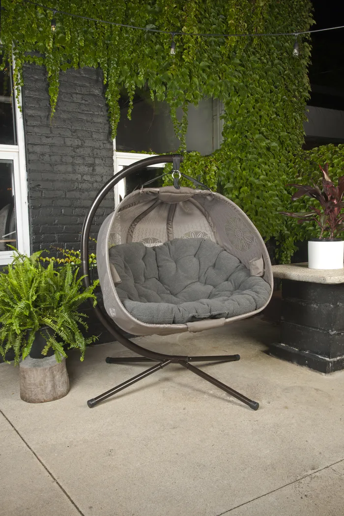 Outdoor Gratten Brown Hanging Loveseat - Thumbnail - Image 2