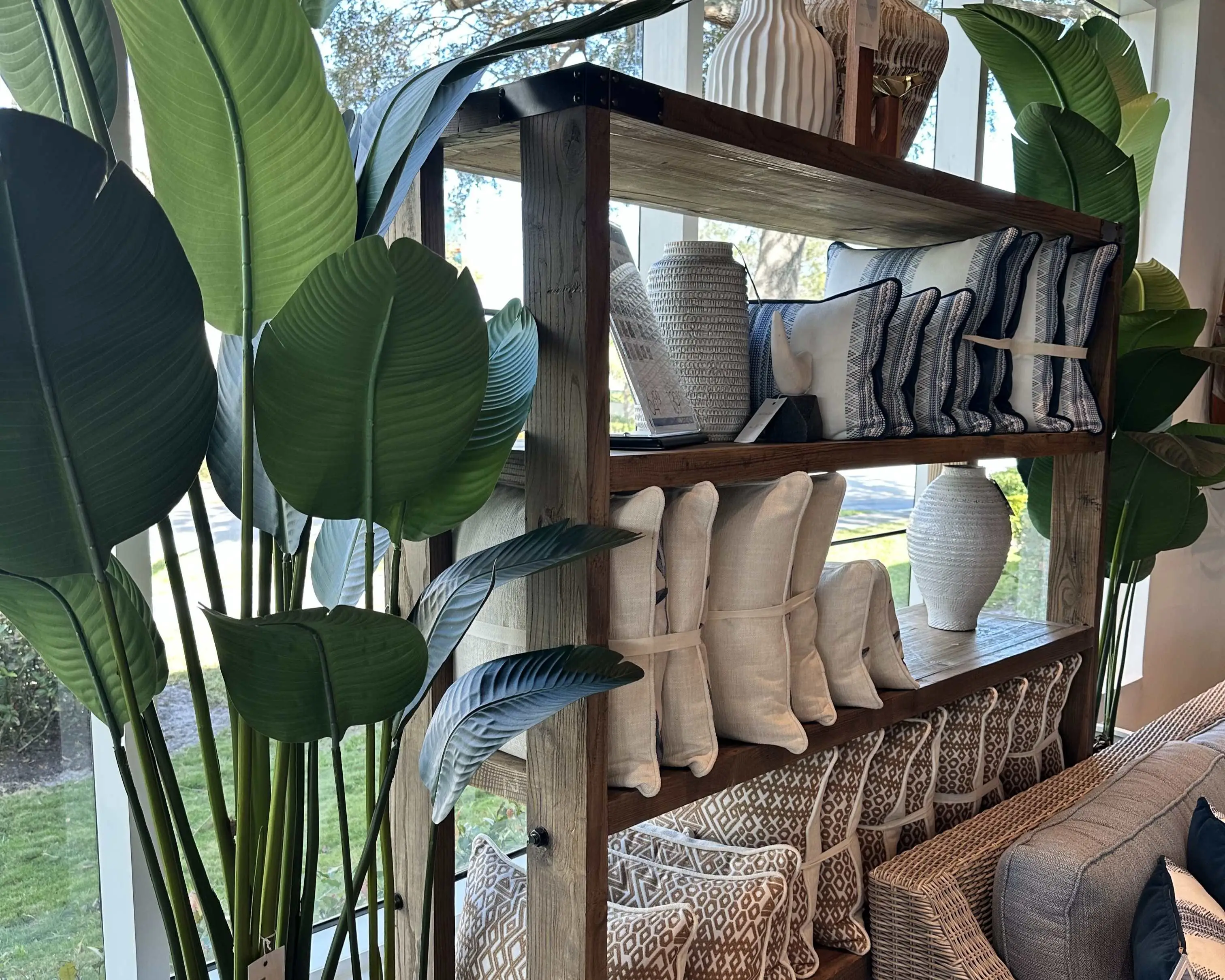 outdoor-pillow-display.jpg