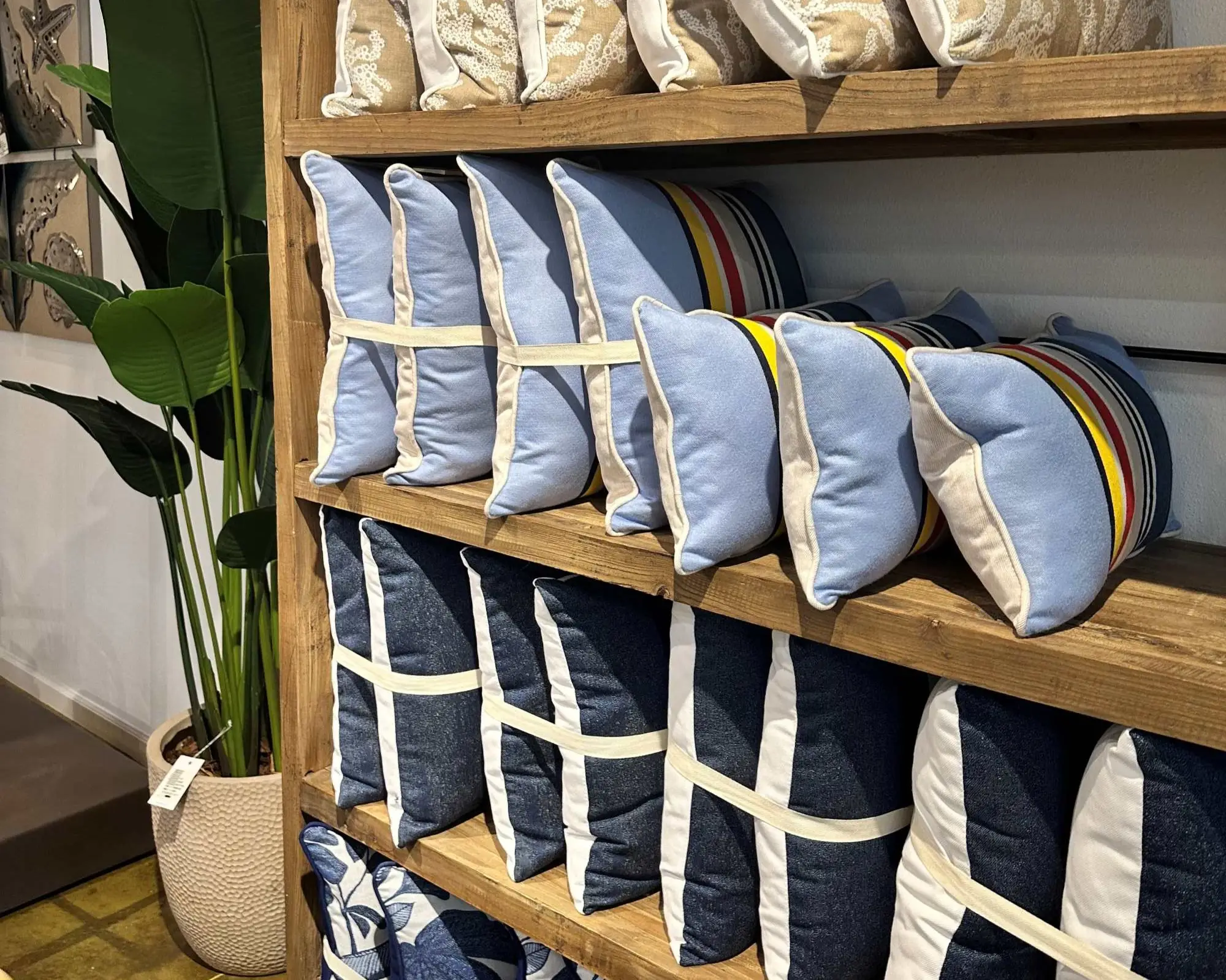 outdoor-pillows-display-2026-04-27T15:21:24.430Z.jpg