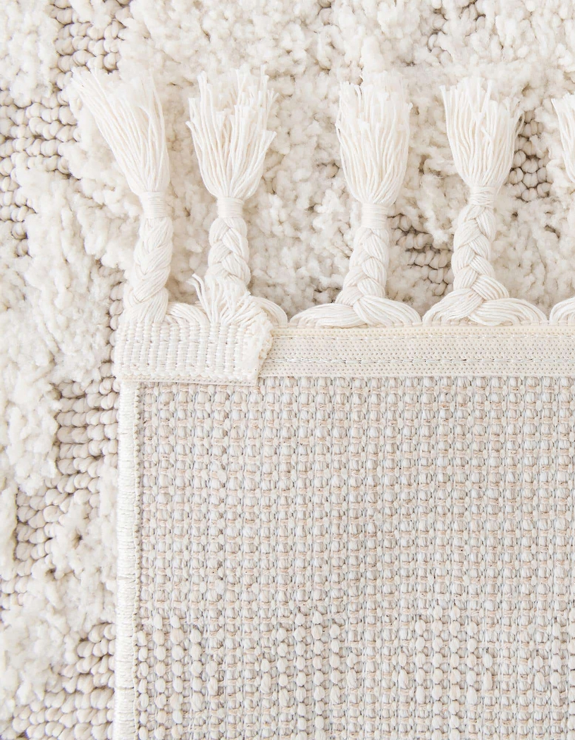 Paari Ivory 5'3 x 7'10 Rug - Thumbnail - Image 8