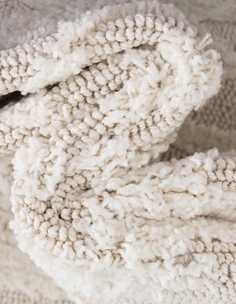 Paari Ivory 9' x 12'2 Rug - Thumbnail - Image 6