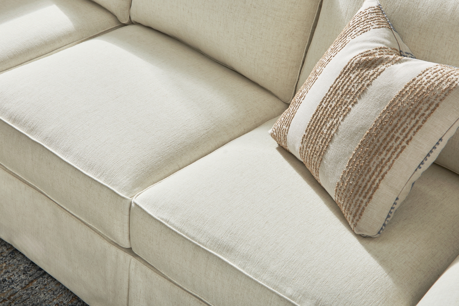 Pacific Grove White Slipcover 2 Pc Sleeper Sectional - Thumbnail - Image 4