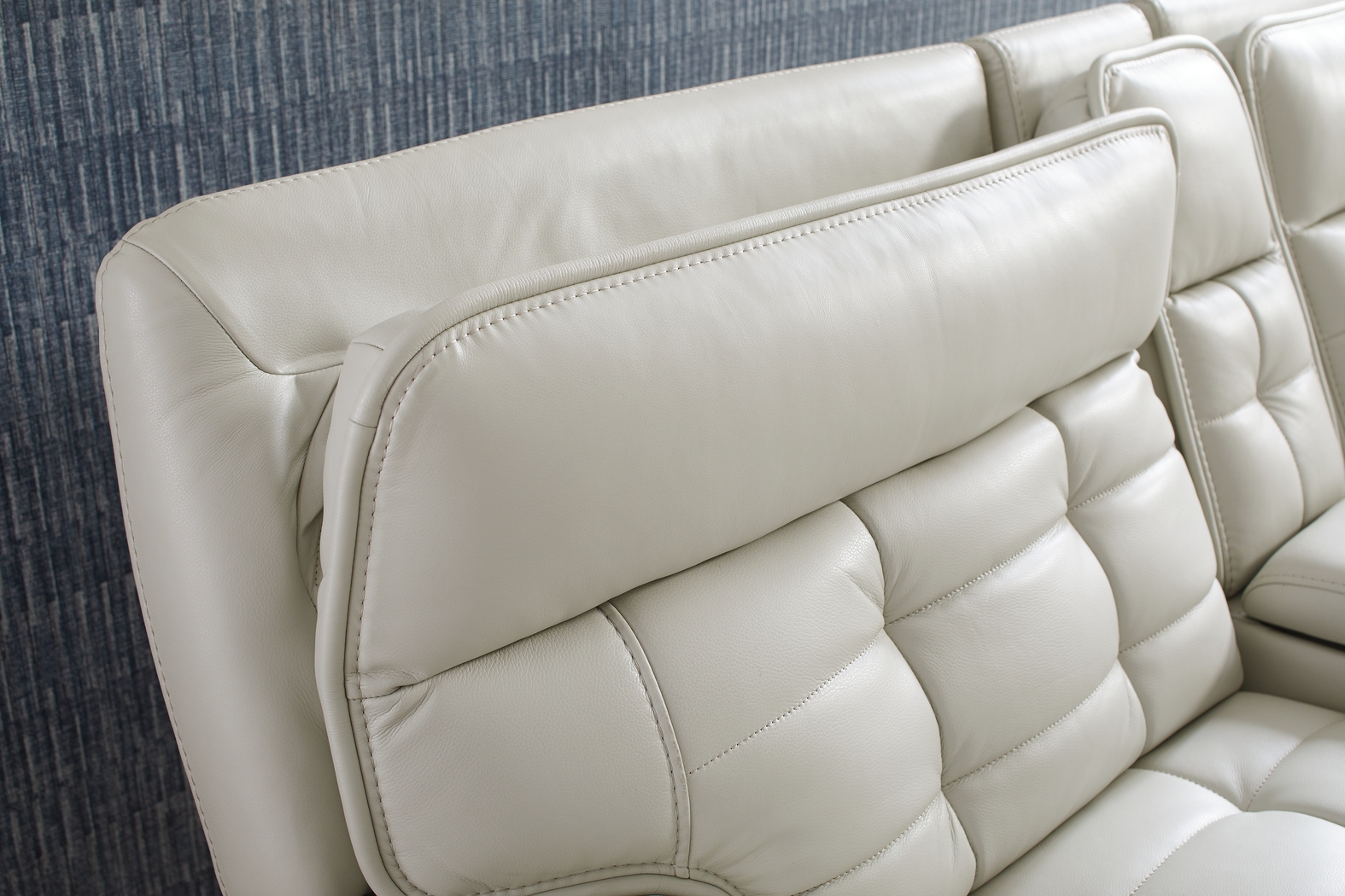 Pacific Heights Light Gray Leather 7 Pc Dual Power Reclining Sectional Living Room - Thumbnail - Image 5