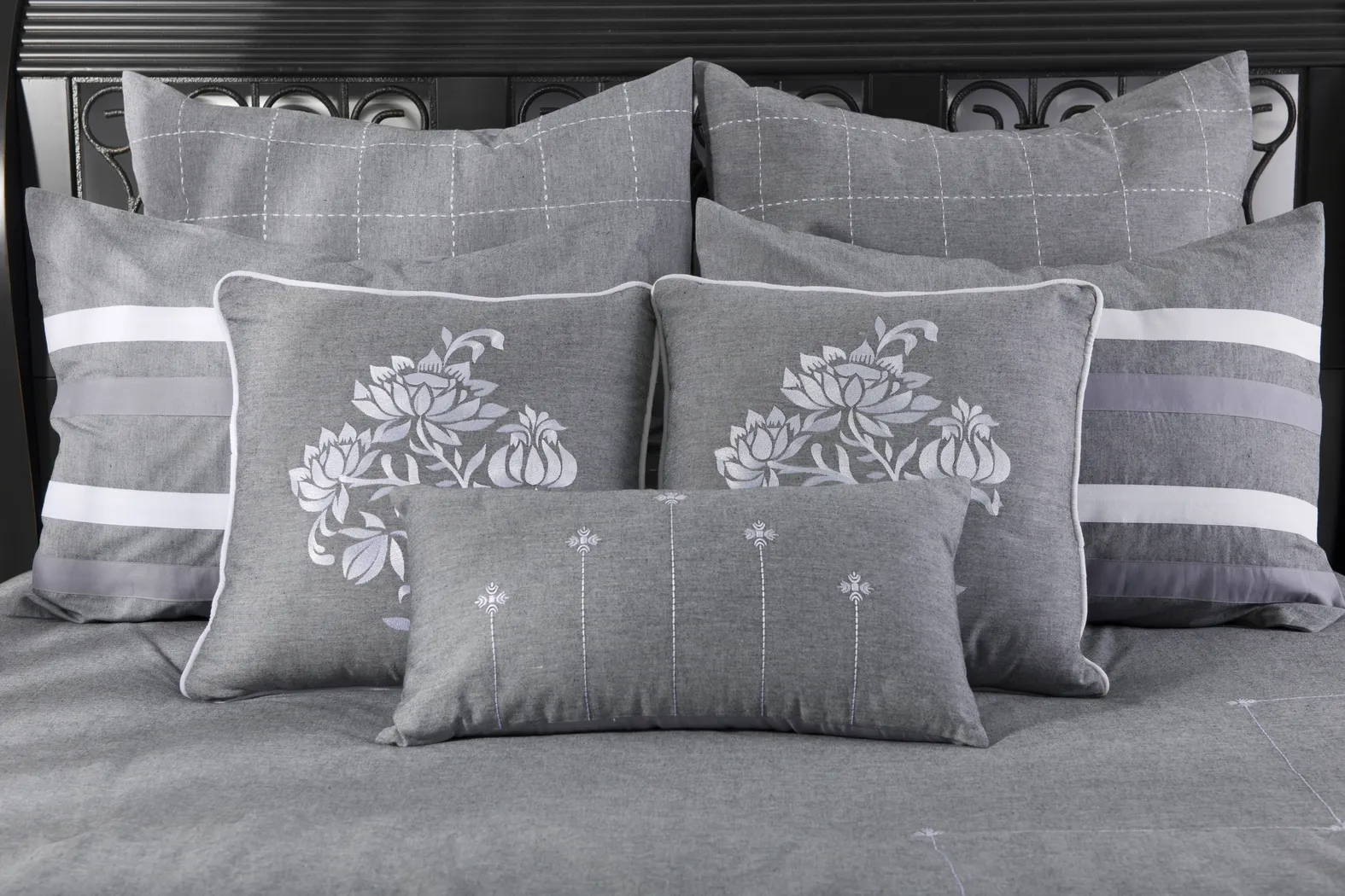 Paris 8 Pc Queen Duvet Set - Thumbnail - Image 1