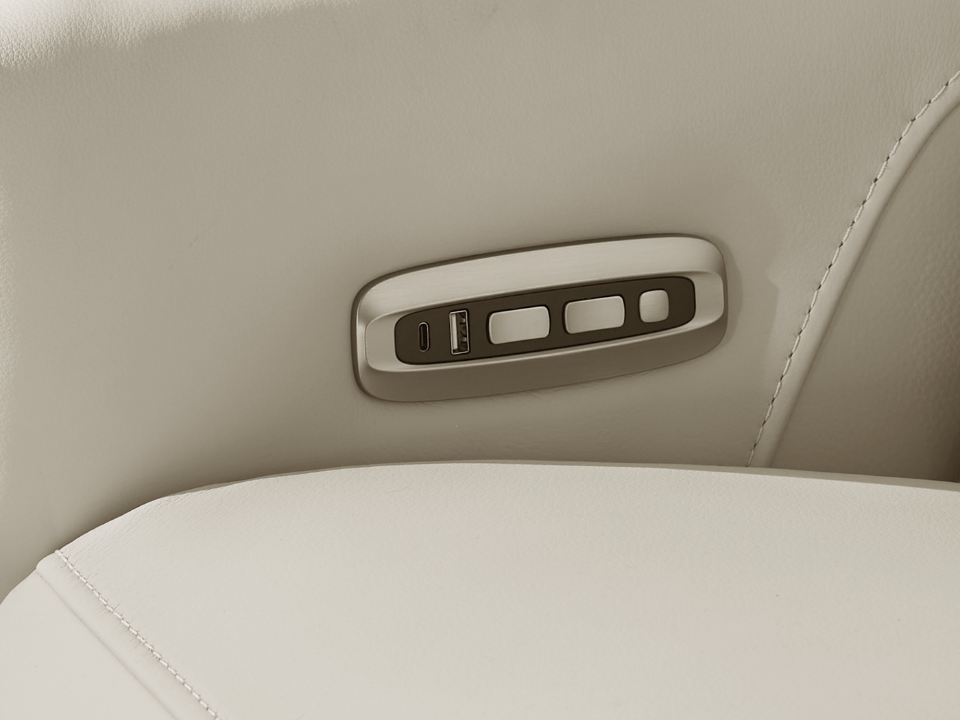 Parkside Heights Beige Leather 8 Pc Dual Power Reclining Living Room - Thumbnail - Image 15