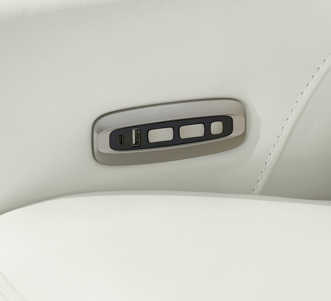 Parkside Heights White Leather 6 Pc Dual Power Reclining Living Room - Thumbnail - Image 14