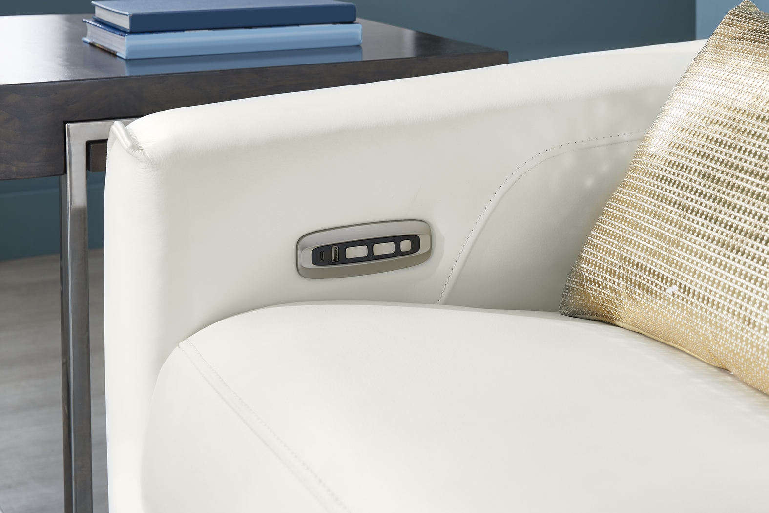 Parkside Heights White Leather 5 Pc Dual Power Reclining Living Room - Thumbnail - Image 9