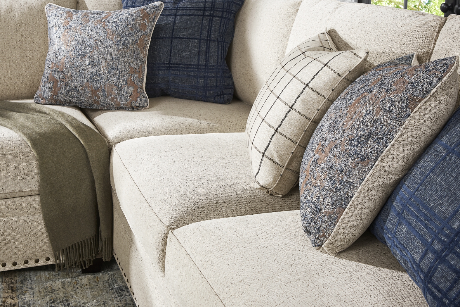 Parkview Beige 2 Pc Sectional - Thumbnail - Image 3