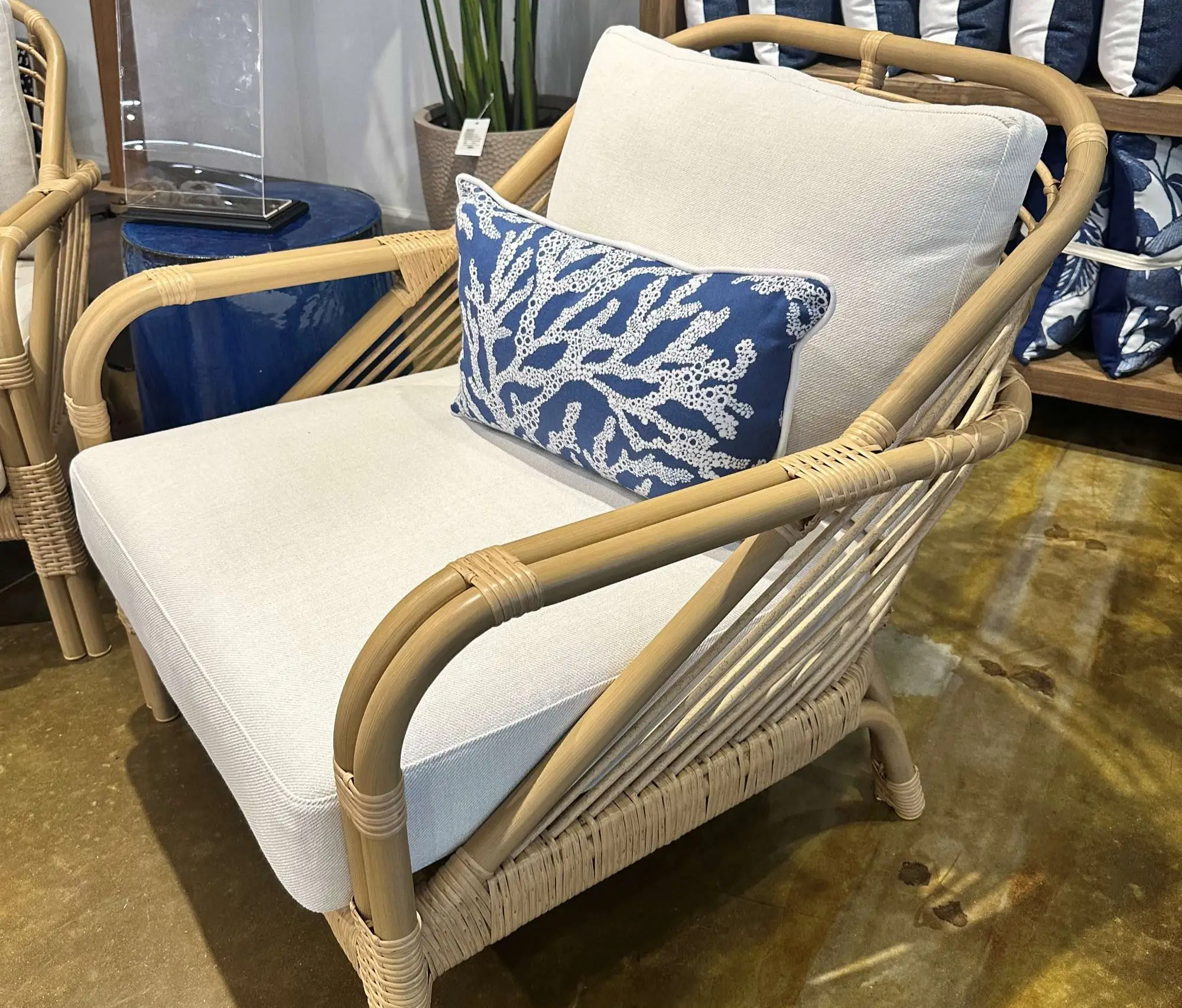 patio-chair-2026-04-27T15:23:35.674Z.jpg