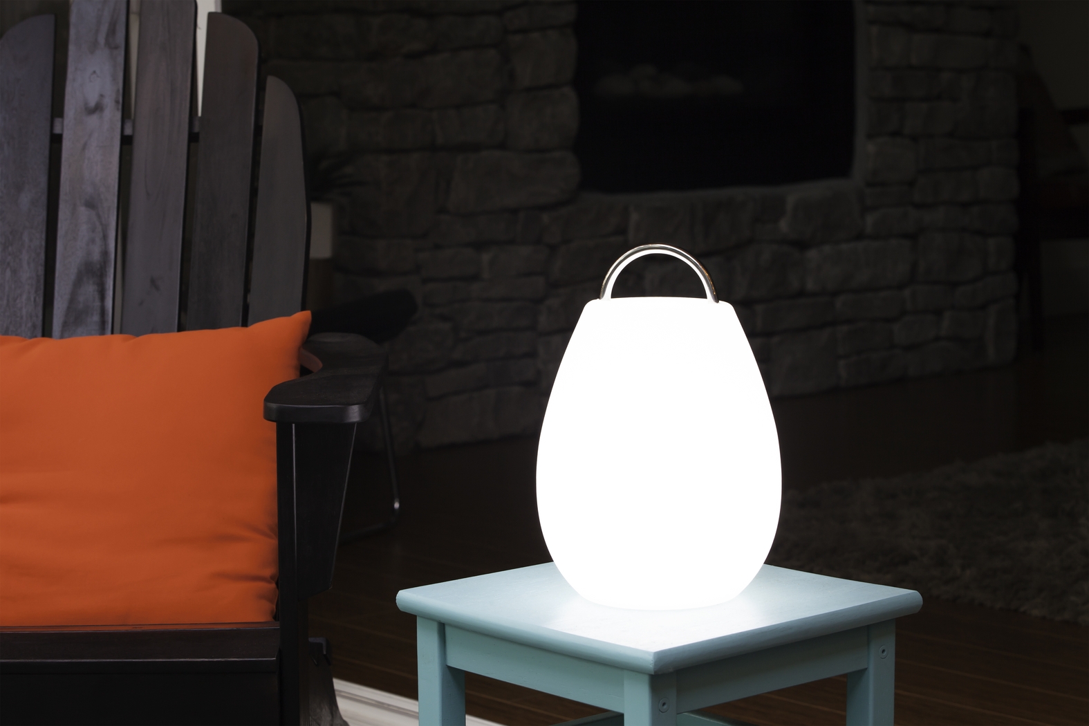 Pedro Cove Indoor/Outdoor White Rechargeable Lantern - Thumbnail - Image 2