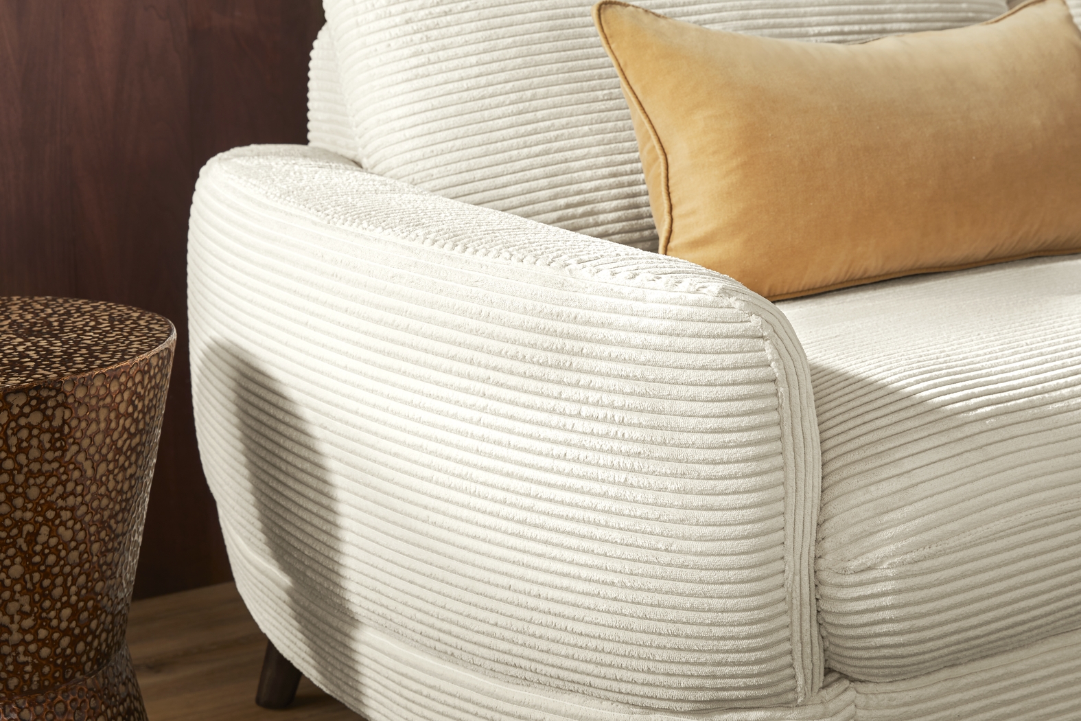 Penn Station Cream Sofa - Thumbnail - Image 4