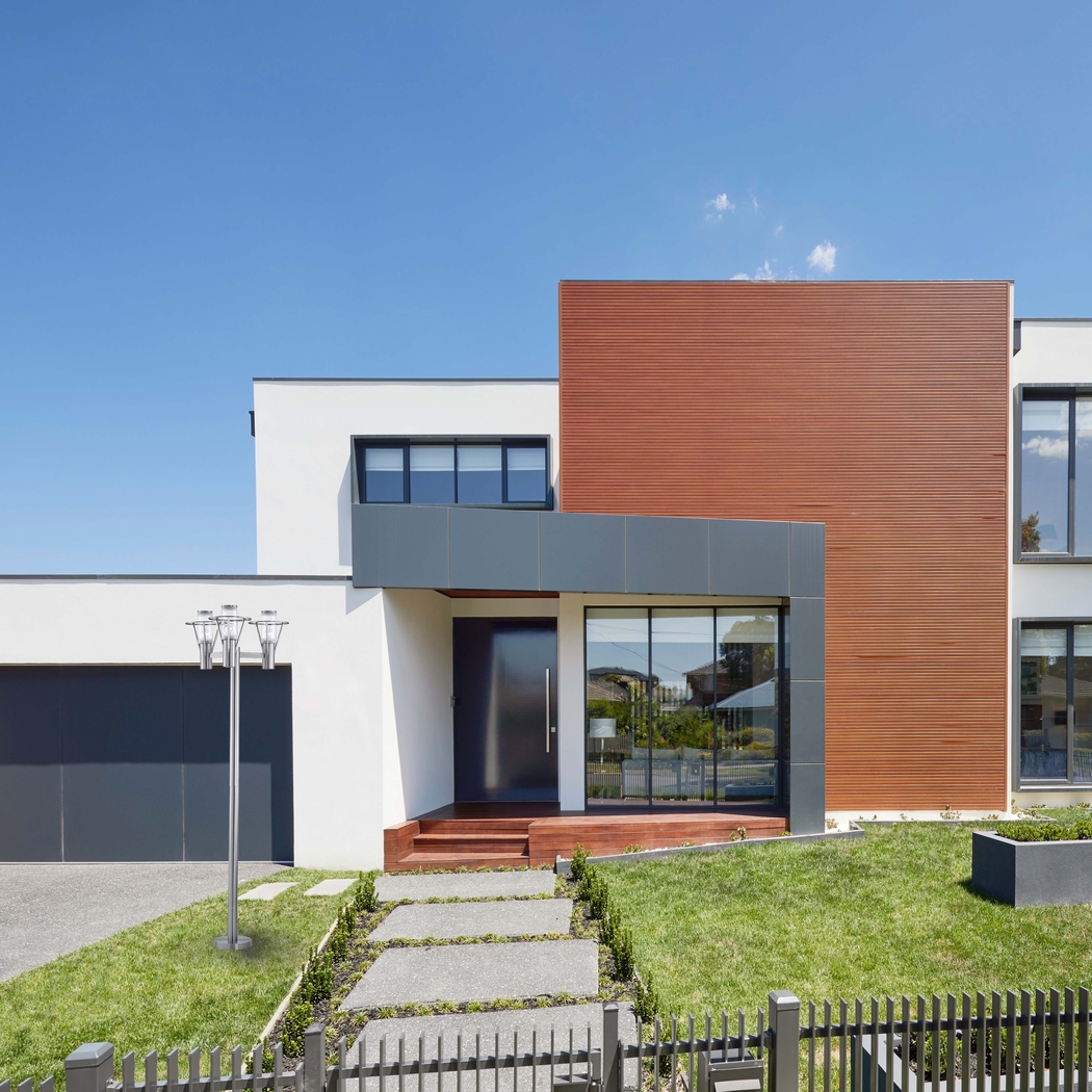 Perrott Bend Silver Outdoor 3 Light Floor Lamp - Thumbnail - Image 7