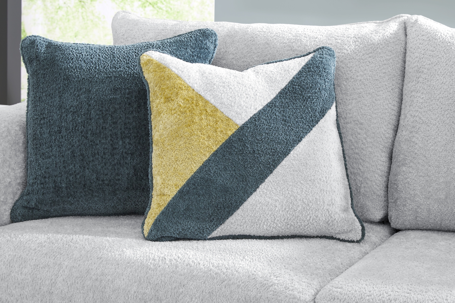 Perry Gray 3 Pc Sectional Living Room - Thumbnail - Image 6